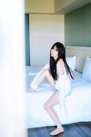 「ＣＡＮＤＹ　ＴＵＮＥ　村川緋杏１ｓｔ写真集　ｔｈｅ　Ｂｉｂｉａｎ」（宝島社）から