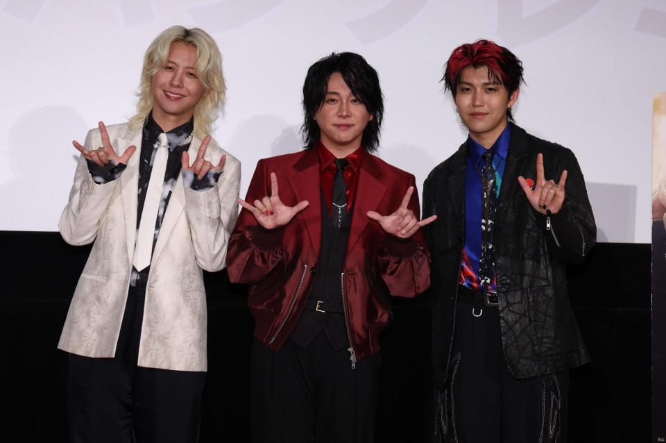 ポーズをきめるＭｒｓ．ＧＲＥＥＮ　ＡＰＰＬＥの（左から）藤澤涼架、大森元貴、若井滉斗＝東京・ＴＯＨＯシネマズ六本木ヒルズ（撮影・金田祐二）