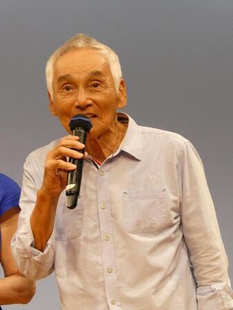 トークを行う岡本富士太