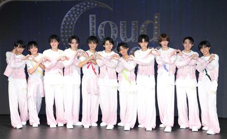 公演初日を前に意気込みを語ったＣｌｏｕｄ　ｔｅｎのメンバーたち。（左から）松尾帆高、興梠大和、北凪晴、濱屋元希、阿部晴仁、福嶋涼斗、平石愛葵、渡邊絢斗、根本純志、稲葉斗真、宇治斗真（撮影・伊藤笙子）