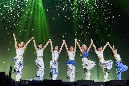 アリーナ公演で沸かせるＭＥ：Ｉ©ＬＡＰＯＮＥ　ＧＩＲＬＳ