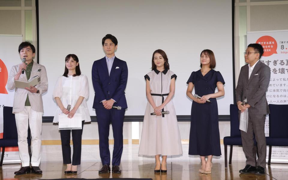 気候変動のイベントに登場した（左から）ＮＨＫ・高瀬耕造アナウンサー、日本テレビ・瀧口麻衣アナウンサー、テレビ朝日・佐々木快アナウンサー、ＴＢＳ・日比麻音子アナウンサー、日本テレビ・瀧口麻衣アナウンサー、フジテレビ・上垣皓太郎アナウンサー（撮影・佐々木彰尚）