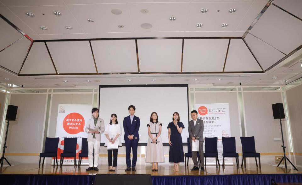 気候変動のイベントに登場した（左から）ＮＨＫ・高瀬耕造アナウンサー、日本テレビ・瀧口麻衣アナウンサー、テレビ朝日・佐々木快アナウンサー、ＴＢＳ・日比麻音子アナウンサー、日本テレビ・瀧口麻衣アナウンサー、フジテレビ・上垣皓太郎アナウンサー（撮影・佐々木彰尚）