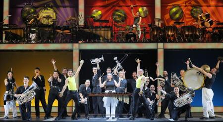 圧巻の演奏を披露する「ｂｌａｓｔブラスト！」のメンバー（撮影・吉澤敬太）