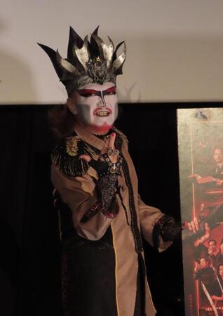 試写会に出席したデーモン閣下
