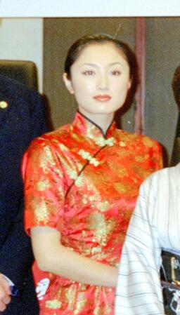 井上晴美＝２００１年