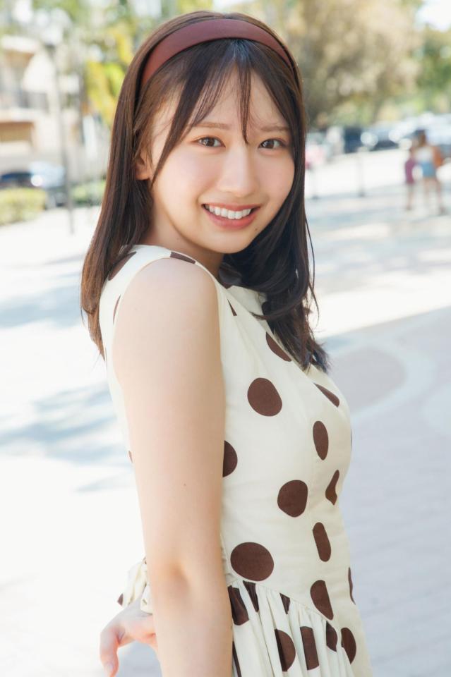 ⓒ日向坂４６　藤嶌果歩　１ｓｔ写真集「果実の歩幅」／集英社　撮影／菊地泰久