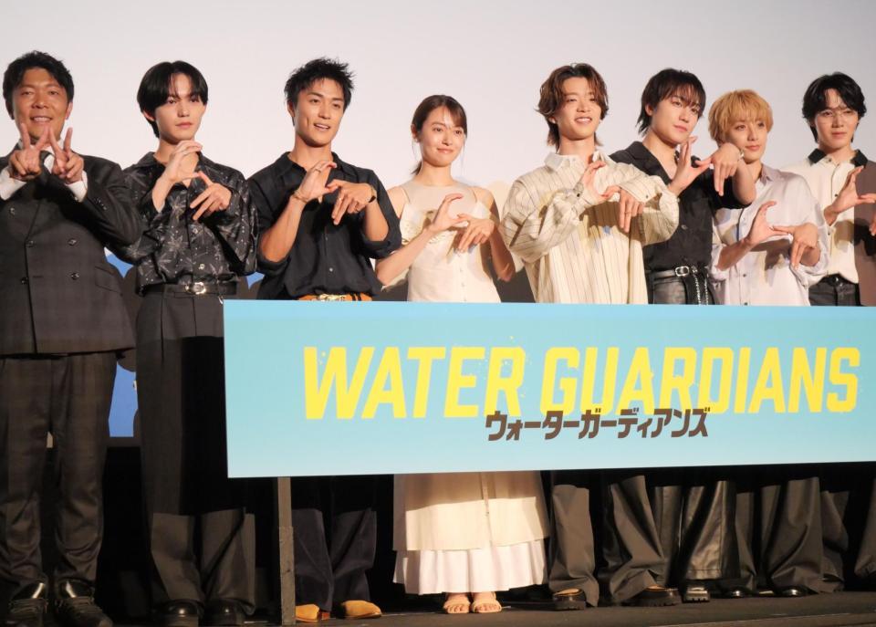 イベントに出席した（左から）オラキオ、長野蒼大、砂田将宏、田辺桃子、森愁斗、椿泰我、小西詠斗、小泉光咲