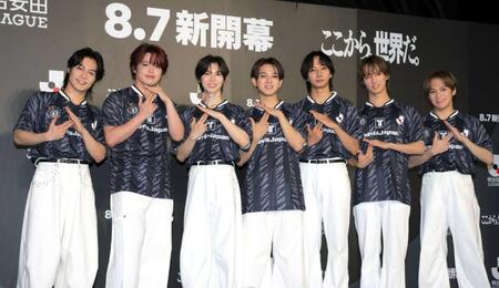 Ｔｒａｖｉｓ　Ｊａｐａｎの（左から）松田元太、吉澤閑也、七五三掛龍也、宮近海斗、中村海人、川島如恵留、松倉海斗（撮影・吉澤敬太）