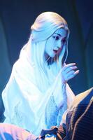 舞台「まんが日本昔ばなし劇場」に出演する藤原紀香