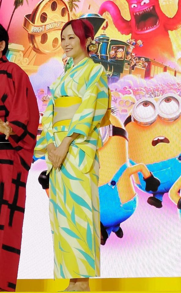 黄色の浴衣で登壇したＬｉＳＡ＝５日