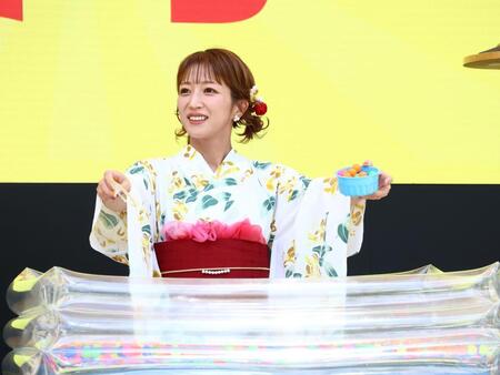 「焼きそばはマルちゃん　２０２６」発表会でゲームに挑戦する辻希美