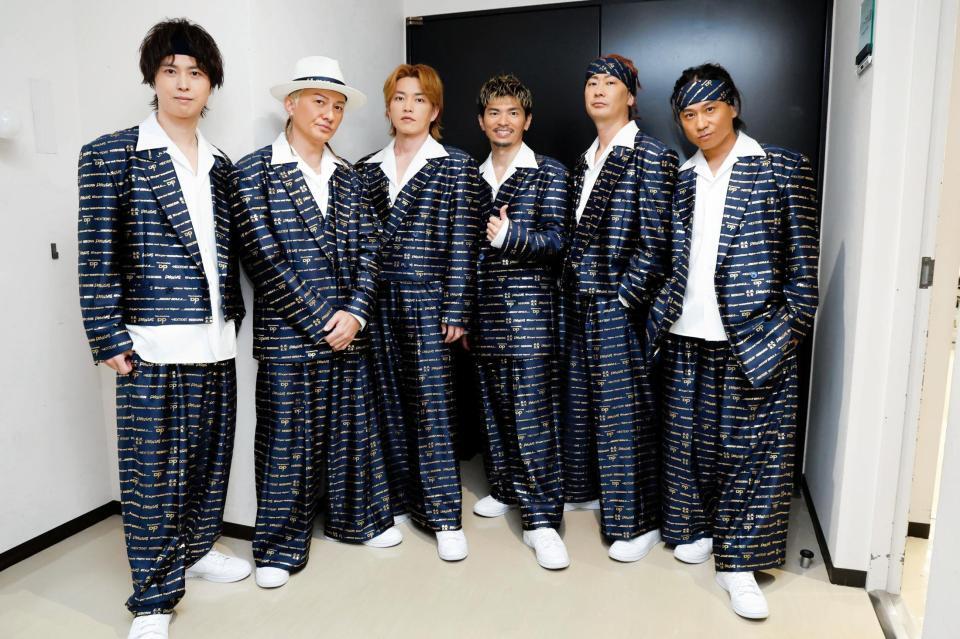 ツアー初日を迎えたＤＡ　ＰＵＭＰの（左から）ＹＯＲＩ、ＩＳＳＡ、ＫＥＮＺＯ、Ｕ-ＹＥＡＨ、ＴＯＭＯ、ＫＩＭＩ