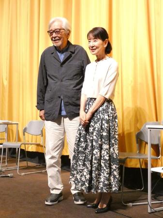 トークショーを行った山田洋次監督（左）、吉永小百合
