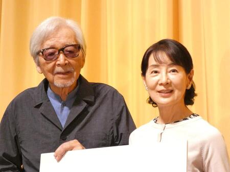 トークショーを行った山田洋次監督（左）、吉永小百合
