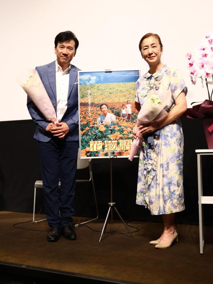 「戦争の記憶と記録を語り継ぐ映画祭」トークショーにでは「花物語」で高橋惠子の息子役を務めた八神徳幸が聞き手として参加した＝池袋・新文芸坐