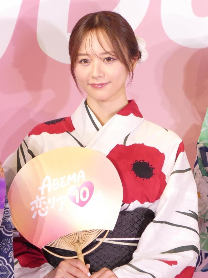 浴衣姿でイベントに登場した森香澄＝都内