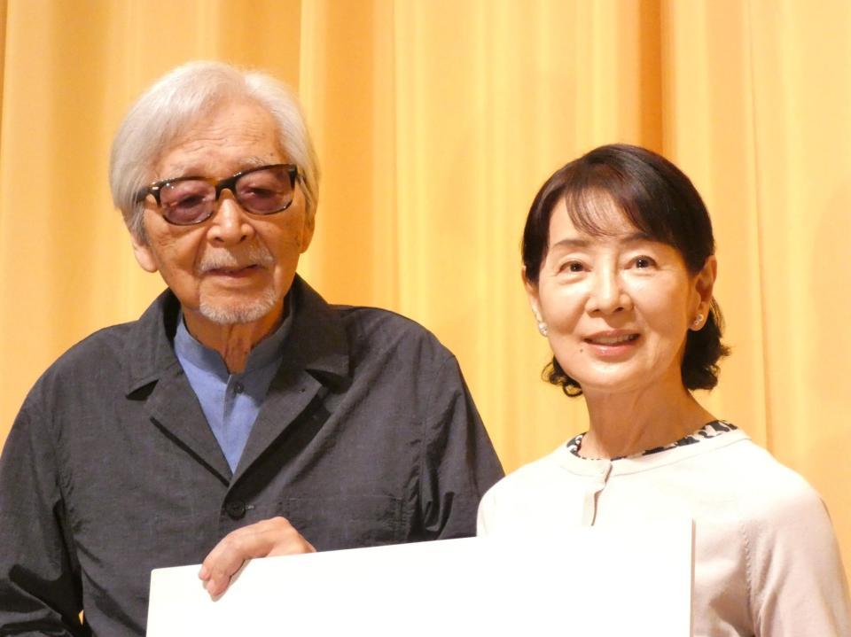 トークショーを行った山田洋次監督（左）、吉永小百合