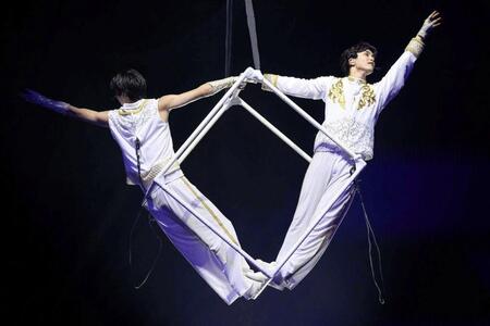 エアリアルを披露（撮影＝米山三郎・小坂茂雄）