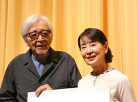 トークショーを行った山田洋次監督（左）、吉永小百合