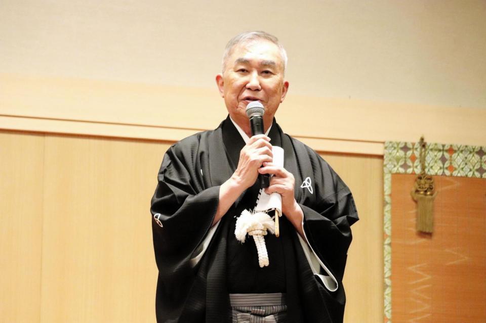 思いを語る桂文枝