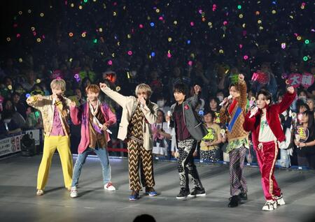 Ｋｉｓ-Ｍｙ-Ｆｔ２の（左から）玉森裕太、宮田俊哉、二階堂高嗣、藤ヶ谷太輔、横尾渉、千賀健永（撮影・伊藤笙子）