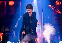 熱唱する森友嵐士