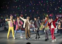 Ｋｉｓ-Ｍｙ-Ｆｔ２の（左から）玉森裕太、宮田俊哉、二階堂高嗣、藤ヶ谷太輔、横尾渉、千賀健永（撮影・伊藤笙子）