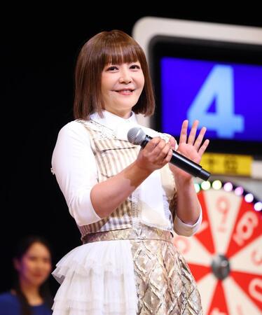 抽せん会に参加した華原朋美（撮影・石井剣太郎）