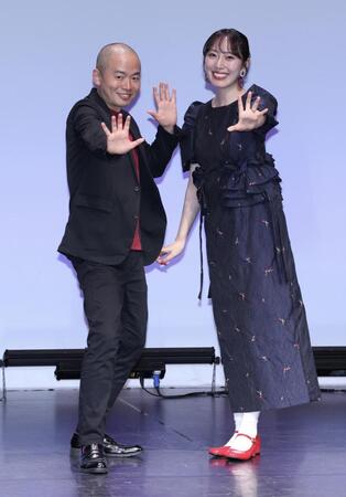 夫婦でトークイベントに登場した上田航平（左）と松井咲子（撮影・伊藤笙子）