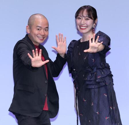 夫婦でトークイベントに登場した上田航平（左）と松井咲子（撮影・伊藤笙子）