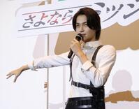 仮面ライダーゼッツの変身ポーズを披露する今井竜太郎（撮影・吉澤敬太）