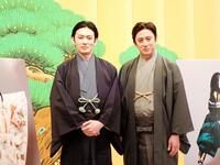 取材会を開いた松本幸四郎（右）と市川染五郎
