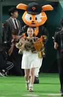笑顔で登場した橋本環奈（撮影・金田祐二）