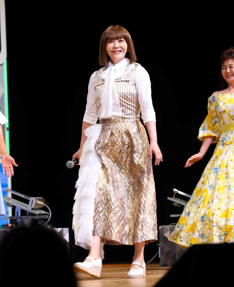 抽せん会に参加した華原朋美（撮影・石井剣太郎）