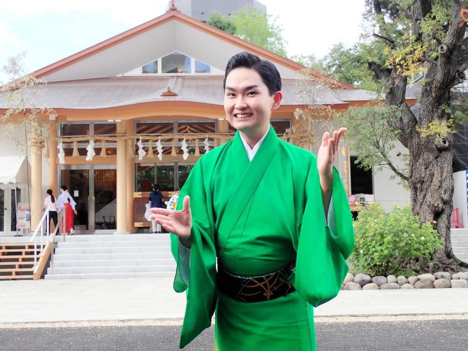 奉納歌唱を行った彩青