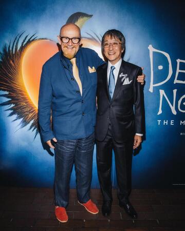 ホリプログループ会長・堀義貴（右）と作品を共同プロデュースするハワード・パンター卿（トラファルガー・エンターテインメント共同ＣＥＯ／クリエイティブ・ディレクター）