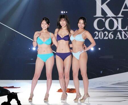 肉体美を披露する（左から）白川愛梨、熊田曜子、星野琴