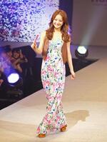 佐々木希＝２０１１年