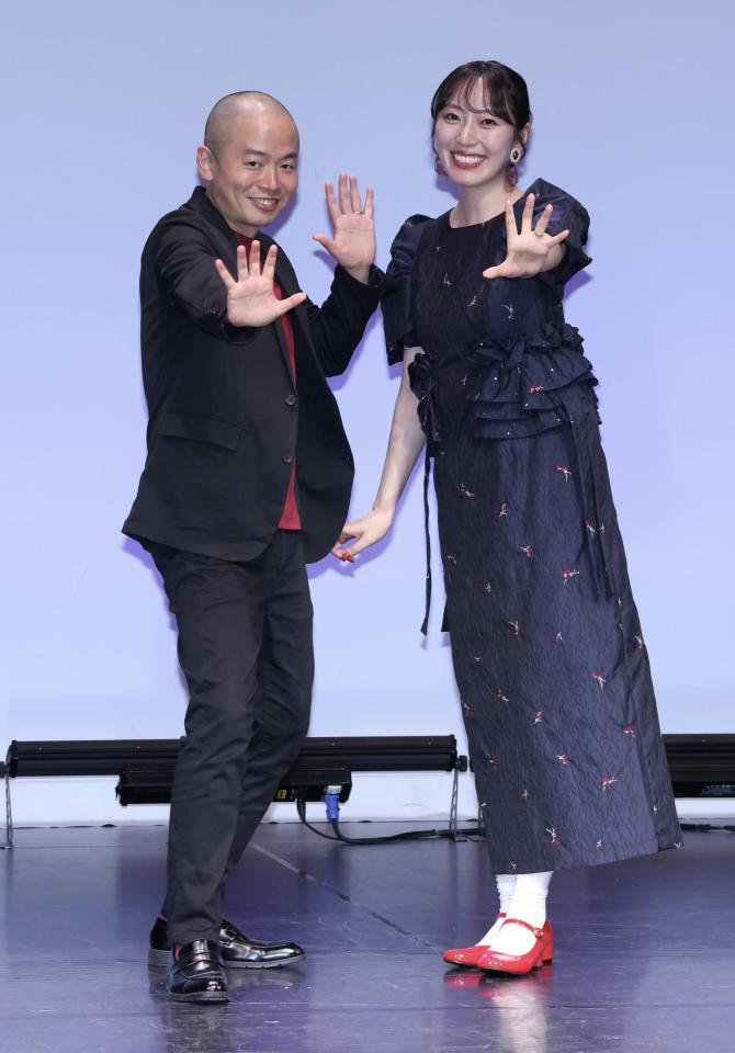 夫婦でトークイベントに登場した上田航平（左）と松井咲子（撮影・伊藤笙子）