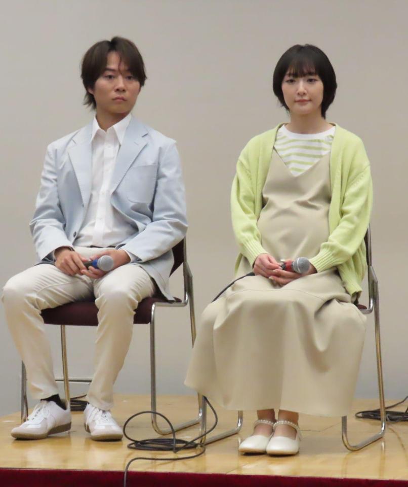 舞台「呪怨　ＴＨＥ　ＬＩＶＥ　-再念-」に出演する生駒里奈（右）と杉本琢弥