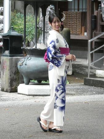 撮影に応じる宮下結衣＝都内