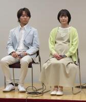 舞台「呪怨　ＴＨＥ　ＬＩＶＥ　-再念-」に出演する生駒里奈（右）と杉本琢弥