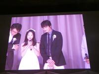 会場で映し出された「南極料理人」１７年前の舞台あいさつ映像（左から）生瀬勝久、小野花梨、堺雅人