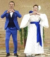 夫婦でダンスを披露する勝野洋（左）とキャシー中島（２０２４年２月撮影）