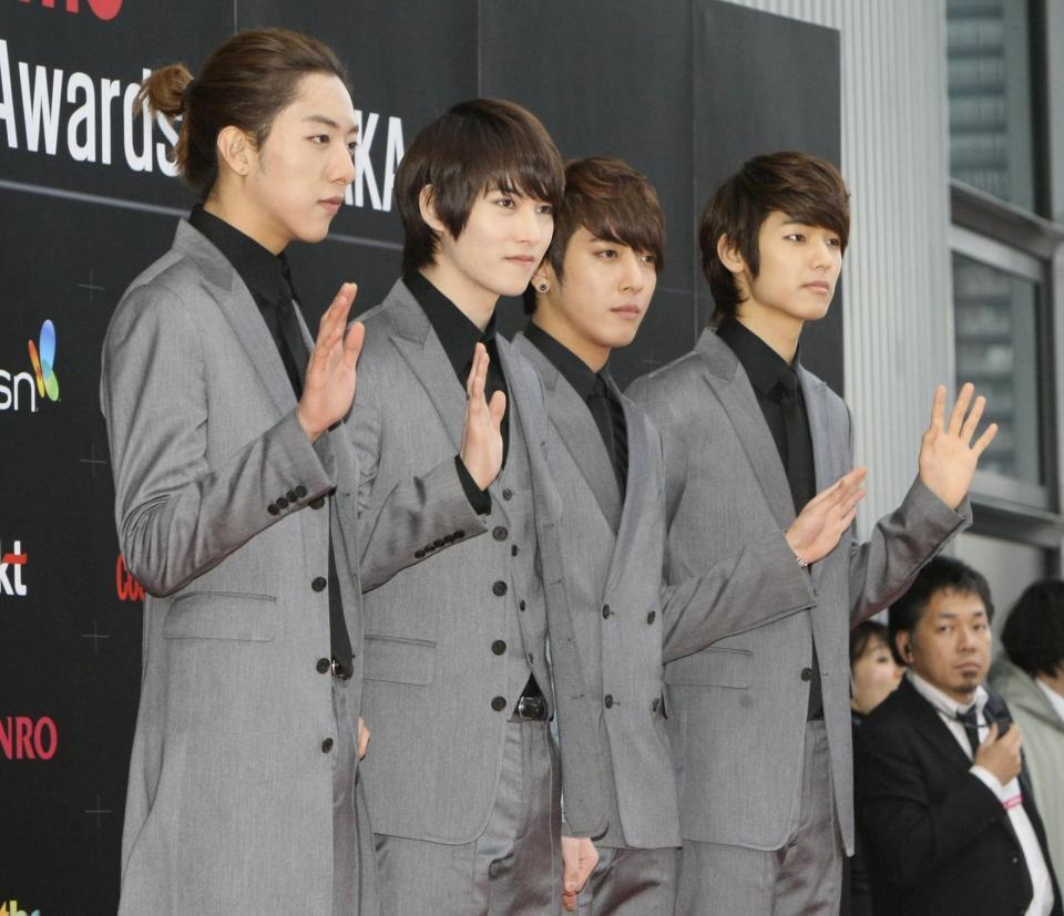 ２０１２年１月に来日した当時のＣＮＢＬＵＥ＝（左から）イ・ジョンシン、イ・ジョンヒョン、ジョン・ヨンファ、カン・ミンヒョク