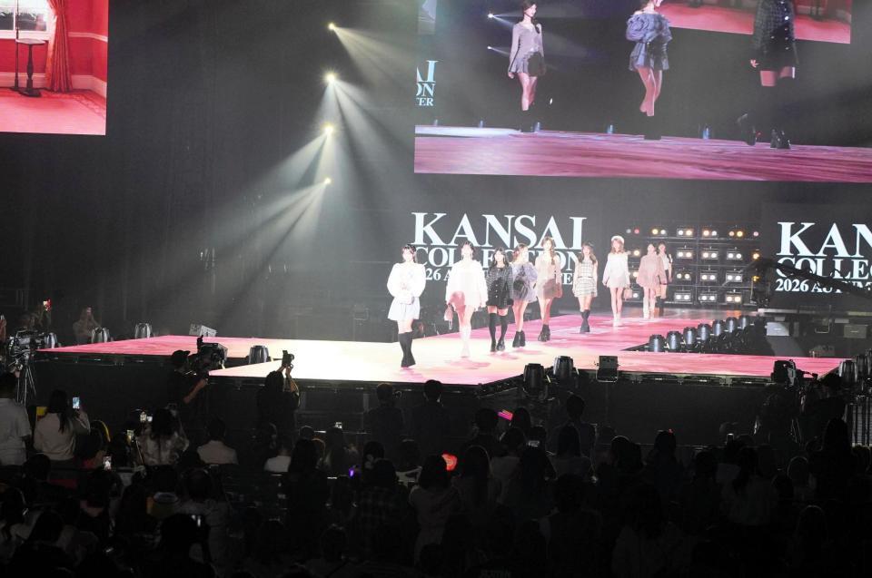 「ＫＡＮＳＡＩ　ＣＯＬＬＥＣＴＩＯＮ　２０２６　Ａ／Ｗ」＝８月１３日、京セラドーム大阪