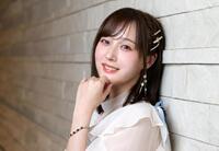 笑顔でポーズをとるＳＫＥ４８・鎌田菜月（撮影・石井剣太郎）
