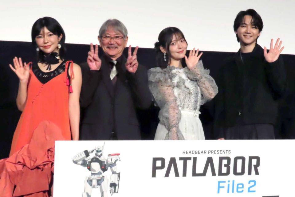 （左から）伊瀬茉莉也、千葉繁、上坂すみれ、戸谷菊之介