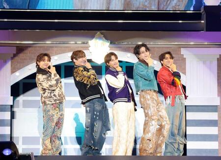 ＯＮＥ　Ｎ’　ＯＮＬＹの（左から）ＥＩＫＵ、ＴＥＴＴＡ、ＮＡＯＹＡ、ＲＥＩ、ＨＡＹＡＴＯ　